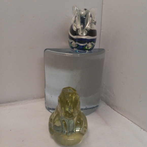 2 Paperweights Murano Blue & Clear, Green Glass Bunny Rabbits 4"x4.25 Collectibl - Picture 2 of 8